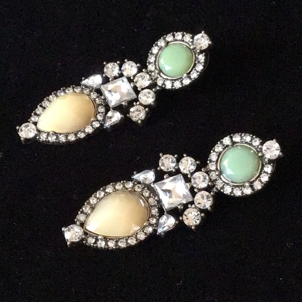 Elegant Green and Cream Cut Glass Drop Earrings